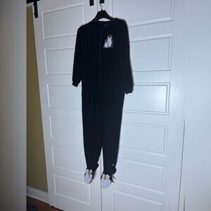 Nick & Nora Penguins Footed Fleece Pajamas Black One Piece Sleeper Medium
